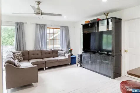 518 W Anderson Street Hackensack NJ 07601