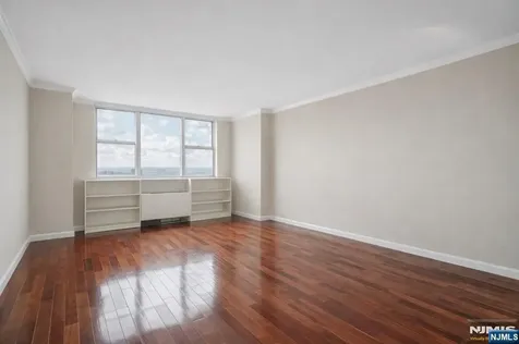 6040 Boulevard East West New York NJ 07093