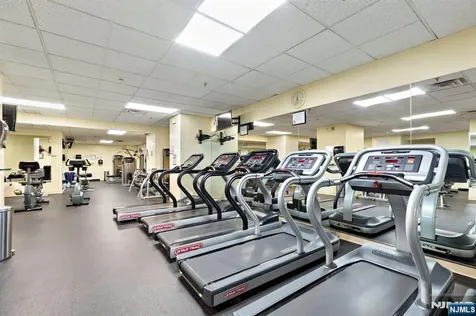6040 Boulevard East West New York NJ 07093