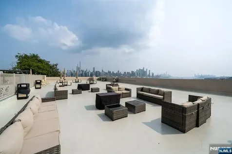 6040 Boulevard East West New York NJ 07093