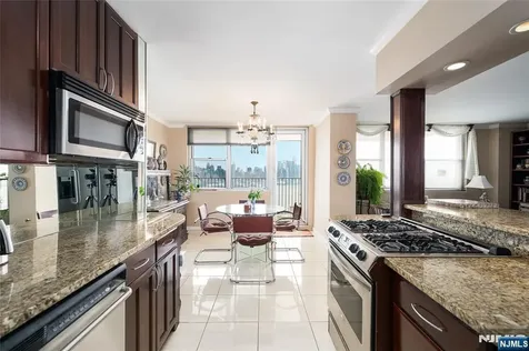 6040 Boulevard East West New York NJ 07093