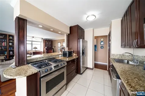 6040 Boulevard East West New York NJ 07093