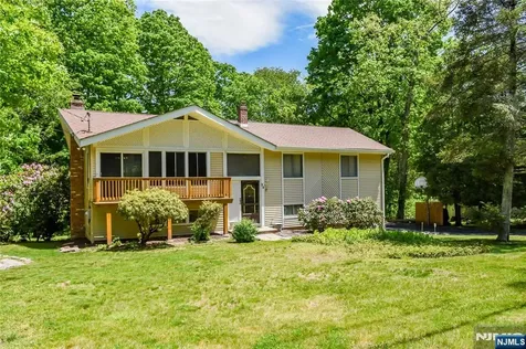 98 Gould Road West Milford NJ 07435