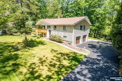 98 Gould Road West Milford NJ 07435