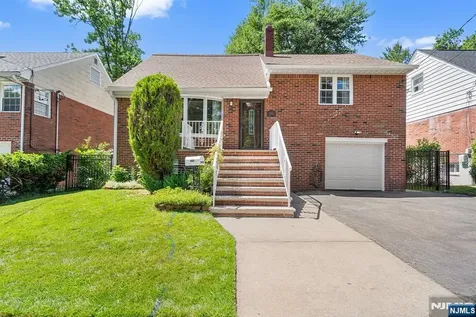 1095 Harvard Place Fort Lee NJ 07024