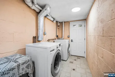 1095 Harvard Place Fort Lee NJ 07024