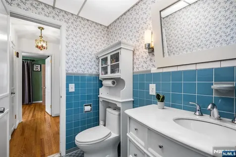 1095 Harvard Place Fort Lee NJ 07024