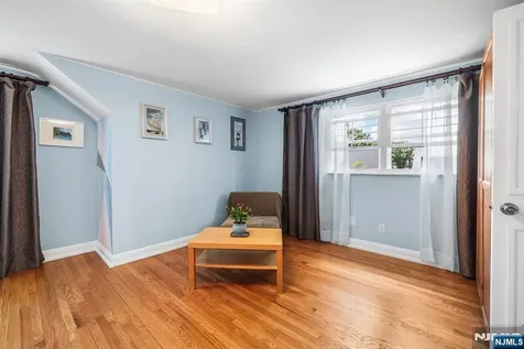 1095 Harvard Place Fort Lee NJ 07024