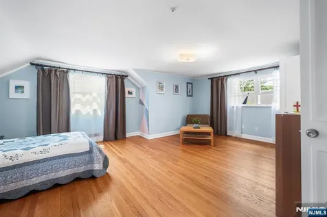 1095 Harvard Place Fort Lee NJ 07024