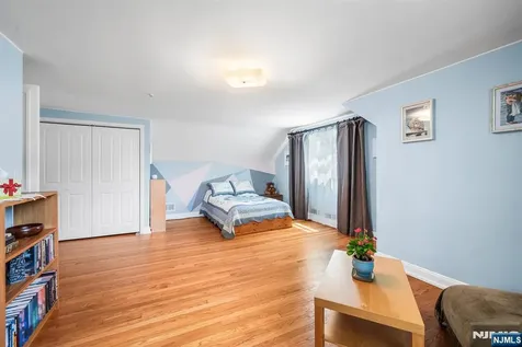 1095 Harvard Place Fort Lee NJ 07024