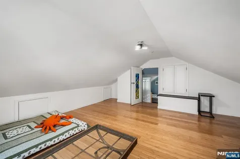 1095 Harvard Place Fort Lee NJ 07024
