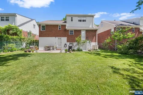 1095 Harvard Place Fort Lee NJ 07024