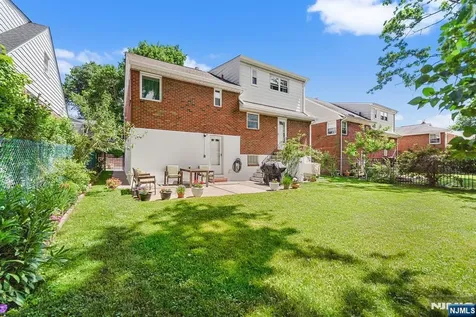 1095 Harvard Place Fort Lee NJ 07024