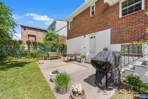 1095 Harvard Place Fort Lee NJ 07024