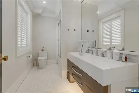555 Miller Court Wyckoff NJ 07481