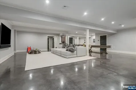 555 Miller Court Wyckoff NJ 07481
