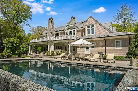 555 Miller Court Wyckoff NJ 07481
