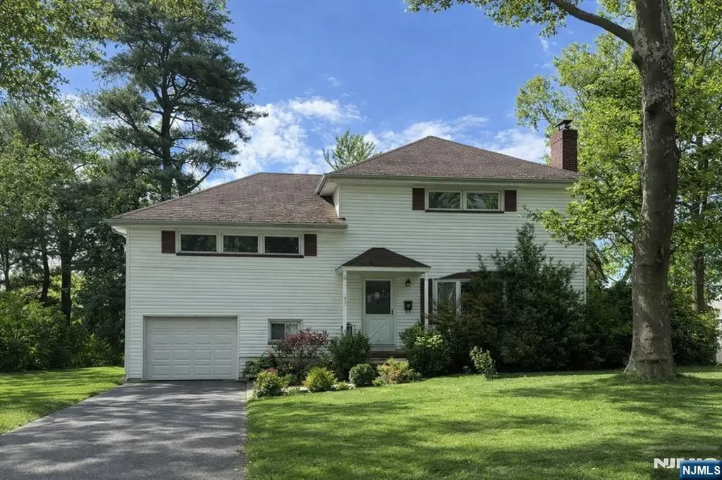 901 E Lawn Drive Teaneck NJ 07666