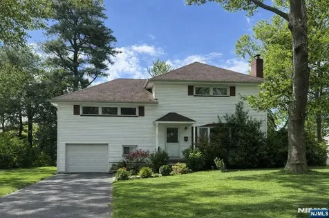 901 E Lawn Drive Teaneck NJ 07666