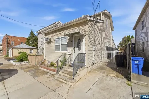 270 Westervelt Place Lodi NJ 07644