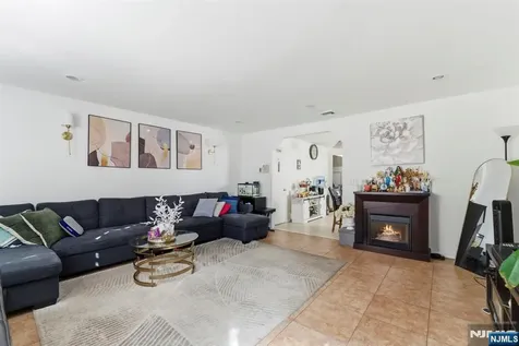 270 Westervelt Place Lodi NJ 07644