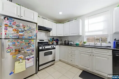 270 Westervelt Place Lodi NJ 07644