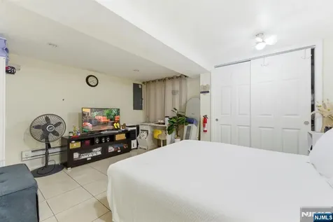 270 Westervelt Place Lodi NJ 07644