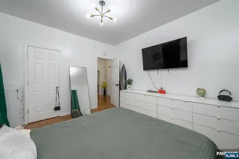 829-831 13th Street Newark NJ 07108