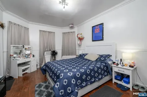 829-831 13th Street Newark NJ 07108