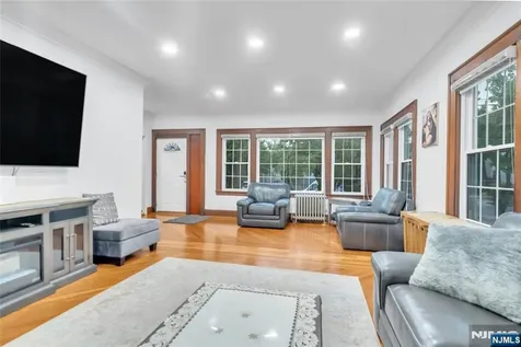 353 Page Avenue Lyndhurst NJ 07071