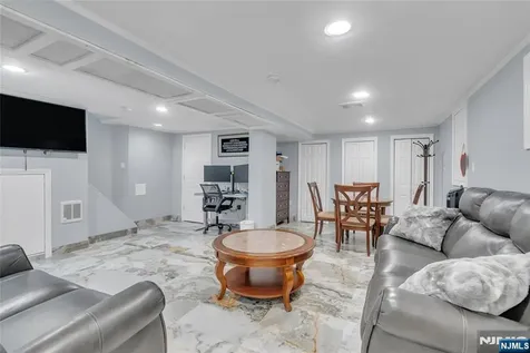 353 Page Avenue Lyndhurst NJ 07071
