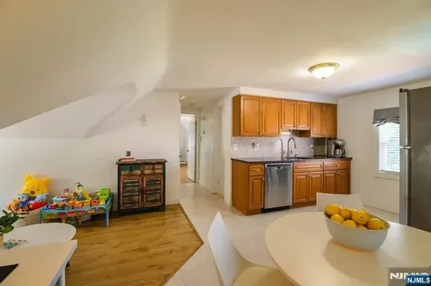 39 Lawrence Avenue Lodi NJ 07644