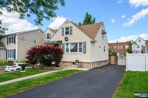 39 Lawrence Avenue Lodi NJ 07644