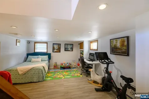 39 Lawrence Avenue Lodi NJ 07644