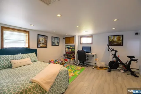 39 Lawrence Avenue Lodi NJ 07644
