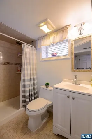 39 Lawrence Avenue Lodi NJ 07644