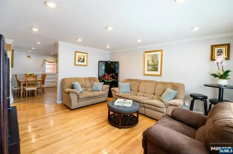 39 Lawrence Avenue Lodi NJ 07644