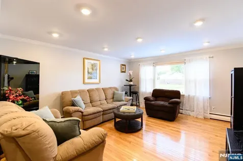 39 Lawrence Avenue Lodi NJ 07644