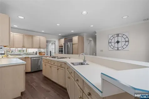 70 Lennon Clifton NJ 07013