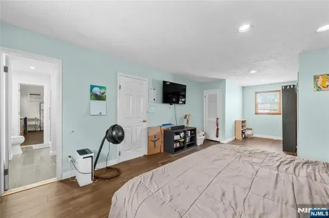 70 Lennon Clifton NJ 07013