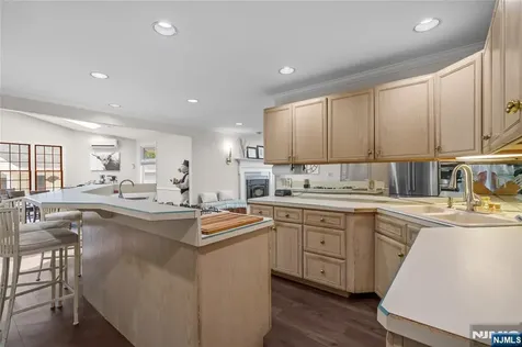 70 Lennon Clifton NJ 07013