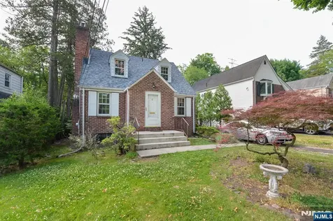 125 Eastview Avenue Leonia NJ 07605