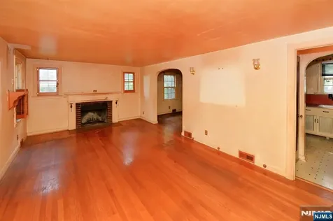 125 Eastview Avenue Leonia NJ 07605