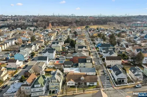 84 Locust Avenue Wallington NJ 07057