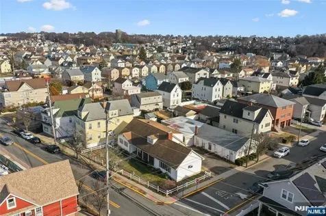 84 Locust Avenue Wallington NJ 07057
