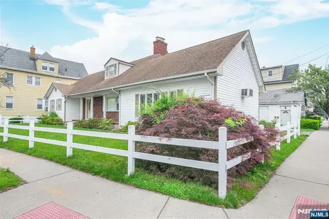 84 Locust Avenue Wallington NJ 07057