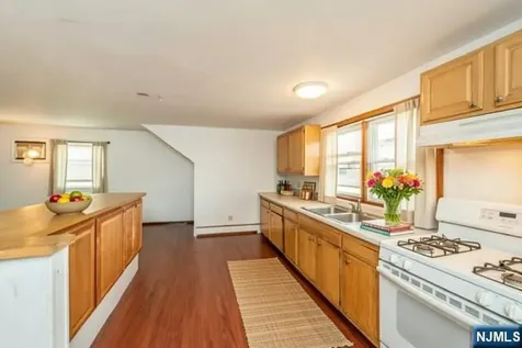 84 Locust Avenue Wallington NJ 07057