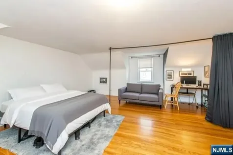 84 Locust Avenue Wallington NJ 07057
