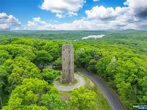 724 Ridge Road Kinnelon Borough NJ 07405