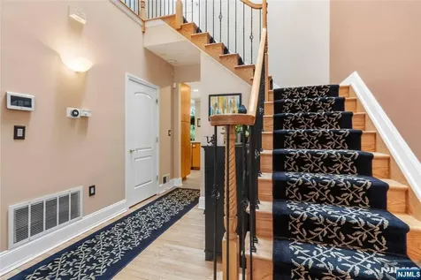 103 Hudson Cove Edgewater NJ 07020